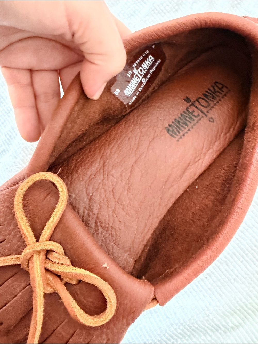 Minnetonka deerskin hard sole Brown Leather Kilty Moccasin with Bow - Picture 7 of 9